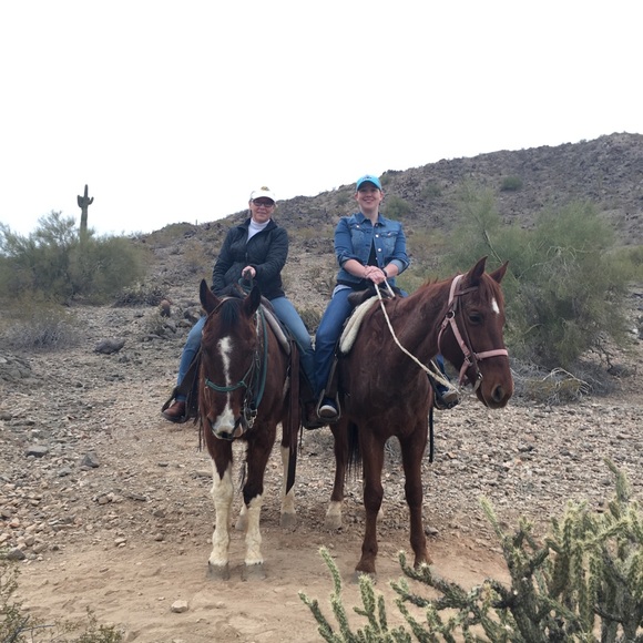 Meet your Posher, Aleks - Picture 2 of 7